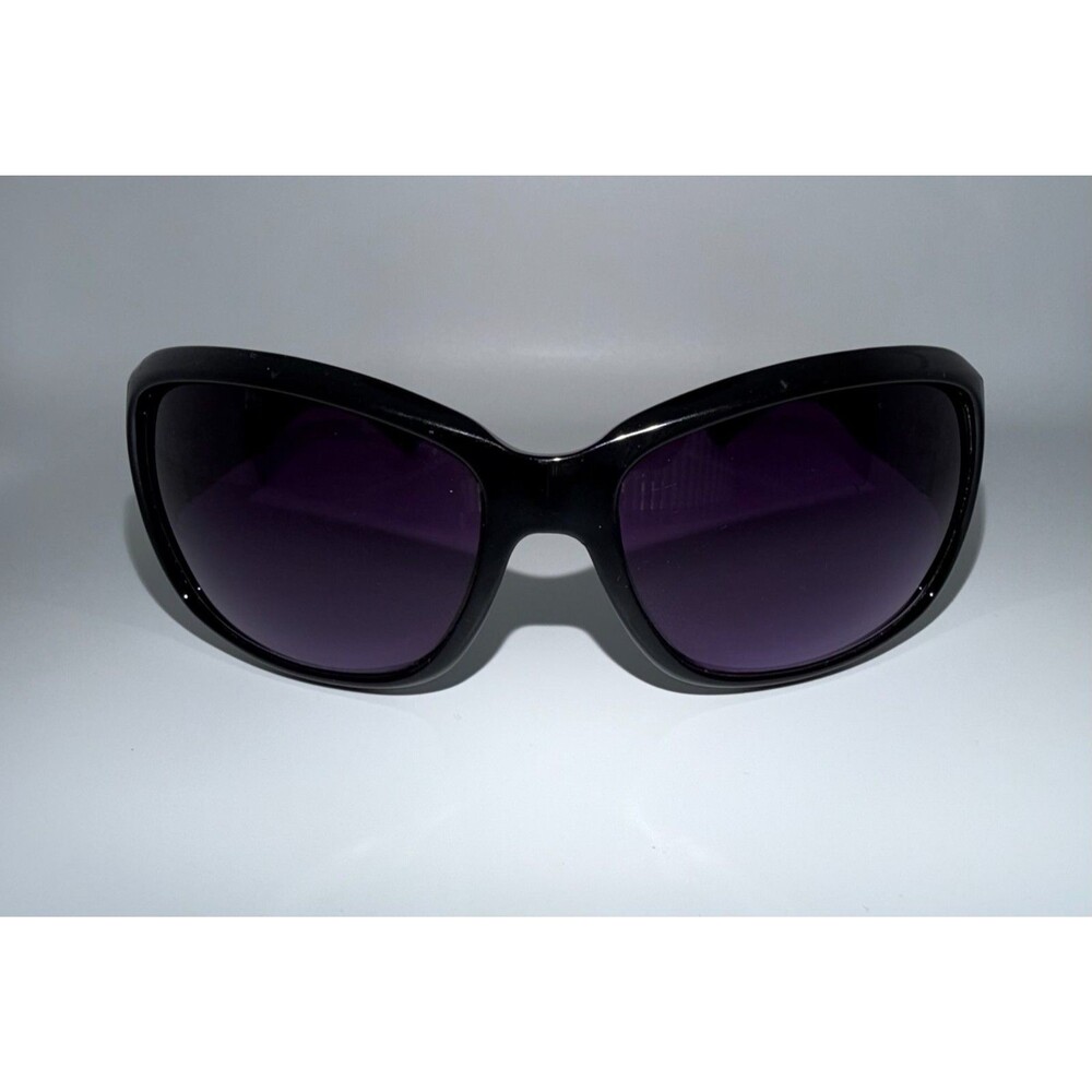 Kenneth Cole Reaction Women's Black frame sunglasses | Timepiece KC1103 01B